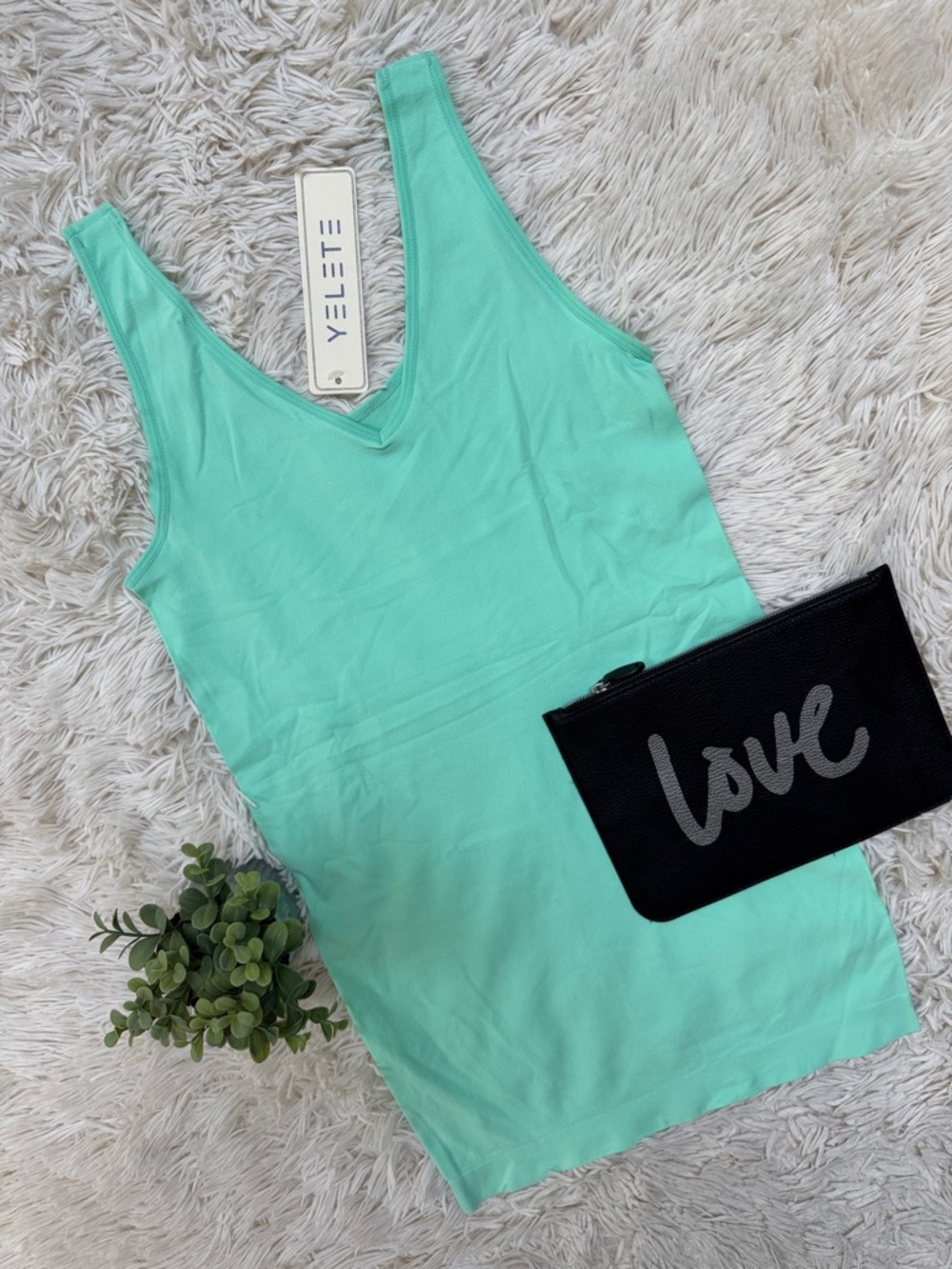 Yelete V-Neck Reversible Tank Top 💗 Mint